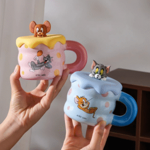 TAZA CERAMICA GATO Y RATON 2025080800133 CON TAPA DE SILICONA