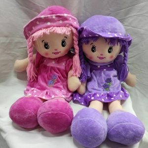 Pepona Con vestido y gorro música 55cm