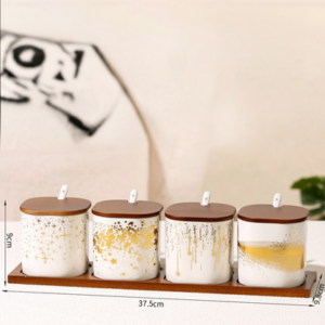 SET DE ESPECIEROS CERAMICA X 4 ESTIO DORADO CON TAPAS DE MADERA CUADRADO, 8.5CM X 8CM 310ML, CON BASE DE MADERA