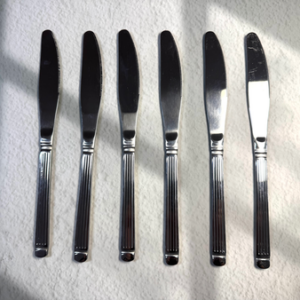 AA1299 CUCHILLO DE ACERO MANGO ESTILO ROMANA-PRECIO DE PAQ X 6 UNIDADES