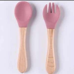 AA1659 TENEDOR Y CUCHARA SILICONA CON MANGO MADERA