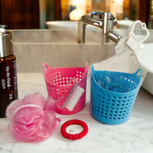 PI521001 - Canastito Plastico C/Set De Baño