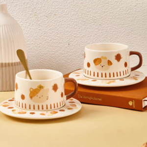 TAZA CERAMICA CON PLATO GATOS Y PERROS 2025080822555