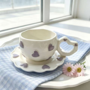 TAZA CERAMICA CON PLATO CORAZONES LILAS