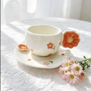 TAZA CERAMICA DE CAFE CON PLATO Y MANEJA FORMA DE FLOR